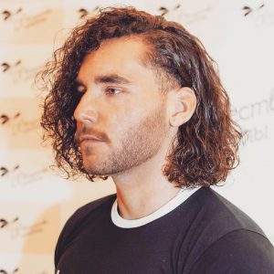 23-curly-side-part-hair