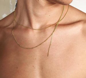 2-chic-golden-necklace