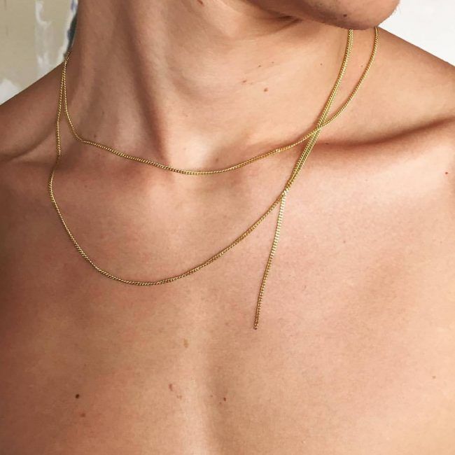 2-chic-golden-necklace
