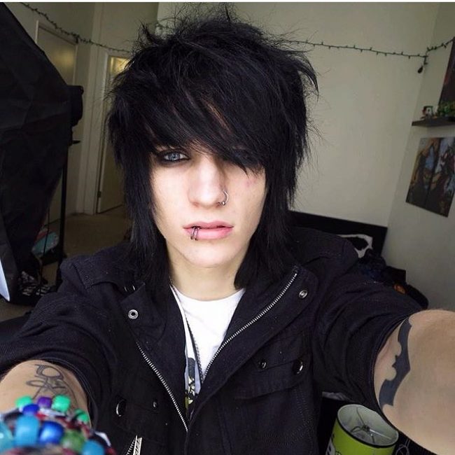 45 Cool Emo Hairstyles for Men - Combination of Flatter and Creativity