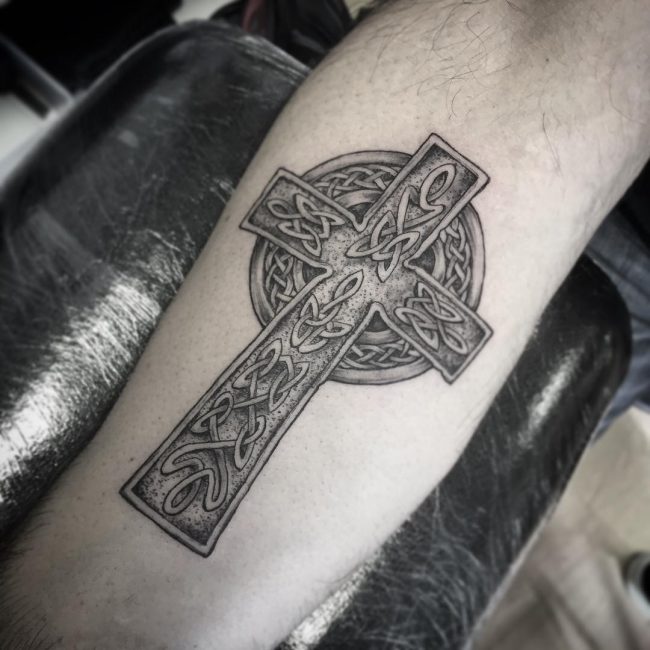 70 Traditional Celtic Cross Tattoo Designs - Visual ...