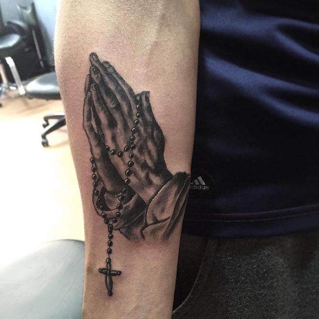 60 Praying Hands Tattoo Designs - Show Devoutness and Religious Belief