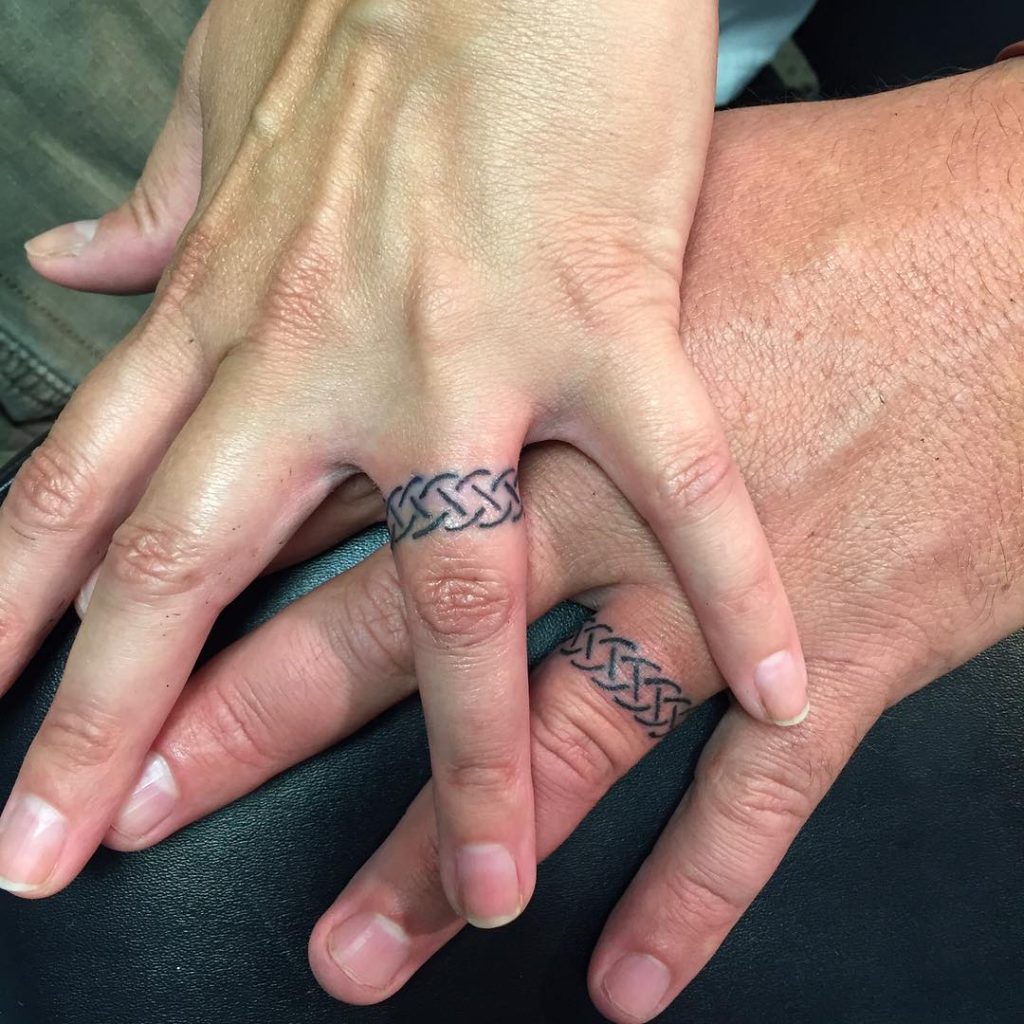 60 Hearwarming Wedding Ring Tattoo Ideas - The New Celebrity Trend