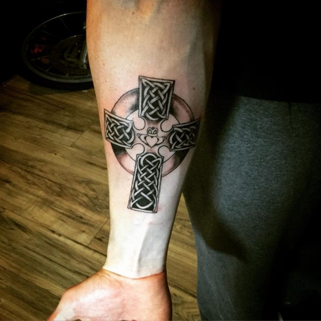 70 Traditional Celtic Cross Tattoo Designs - Visual Representation of Faith