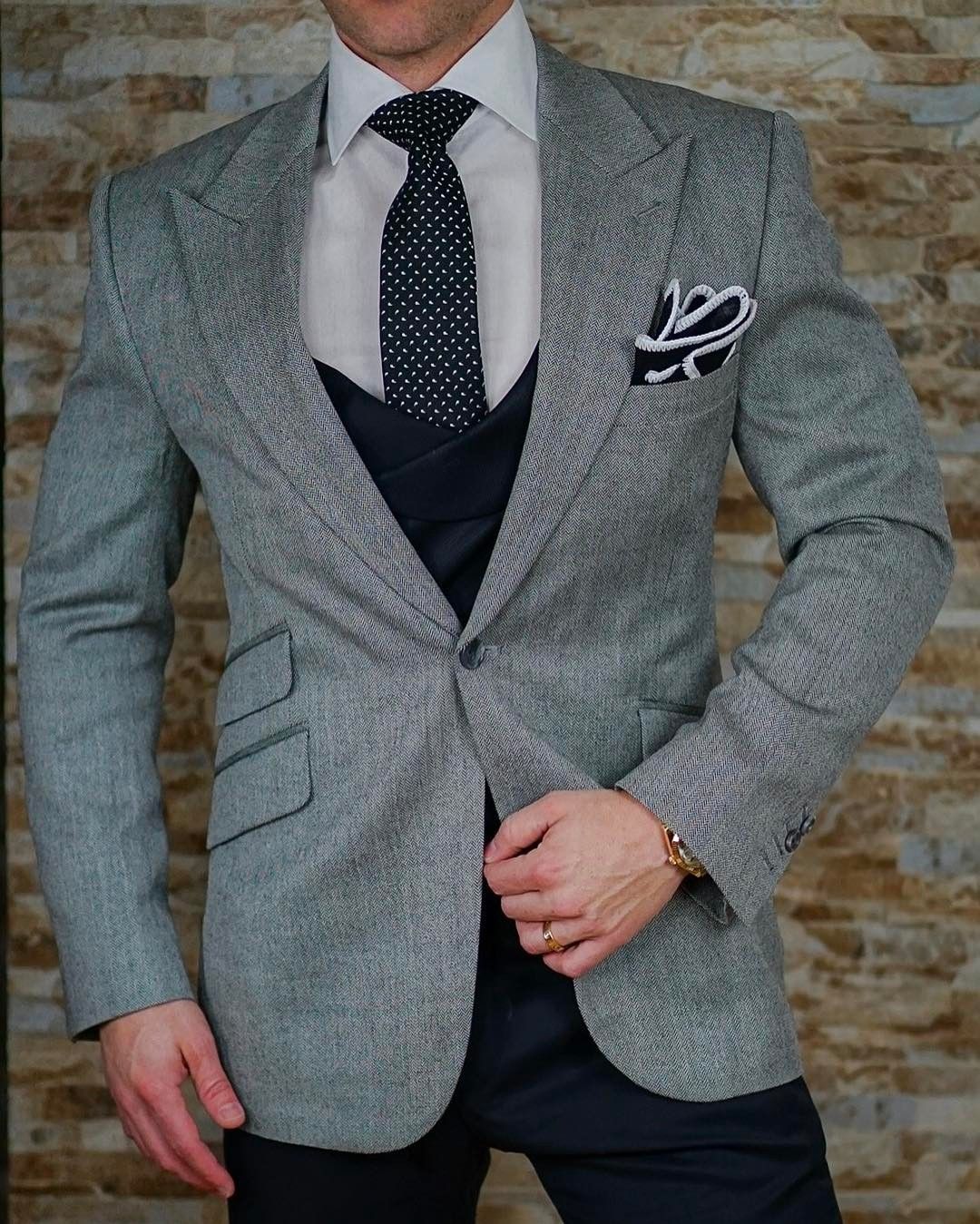 40 Ways to Accessorize the Suit with a Handkerchief - Elegance & Class
