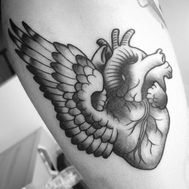 anatomical-heart-tattoo-11
