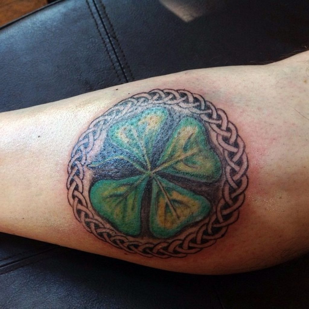 60 Amazing Four Leaf Clover Tattoo Designs for Men - Catch Up Your Luck