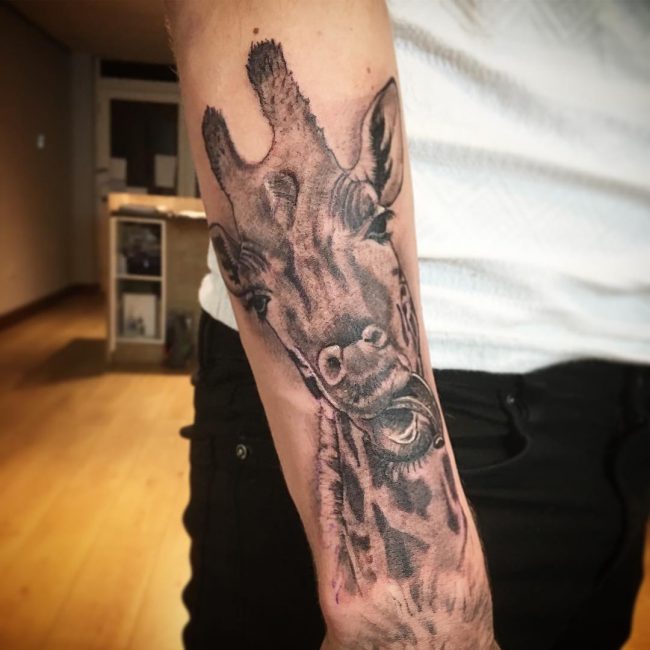 giraffe-tattoo-19