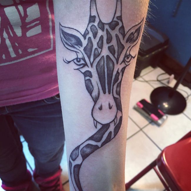 giraffe-tattoo-2