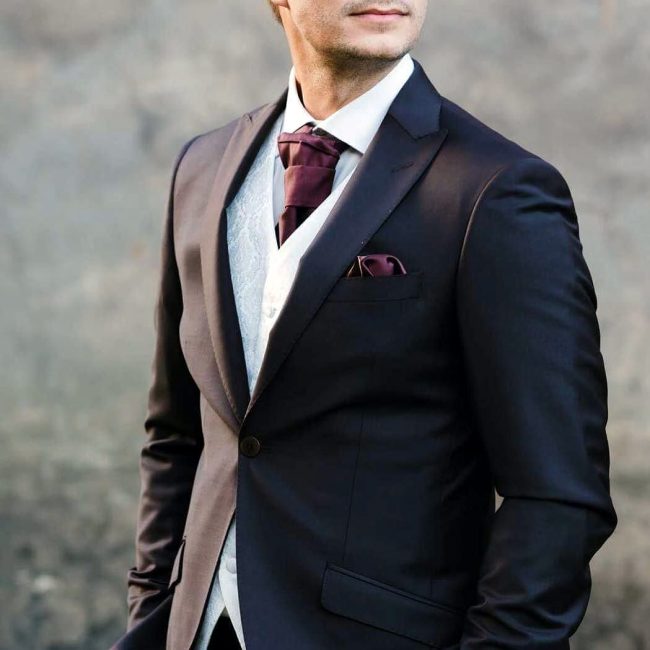 19 Stylish Look For The Groom