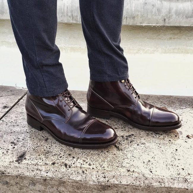 2 Masculine Boots with Cap Toe