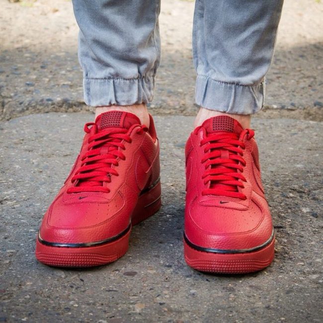 hit præmedicinering Vores firma 40 Wonderful All Red Shoes Styles – For A Stunning Casual Look