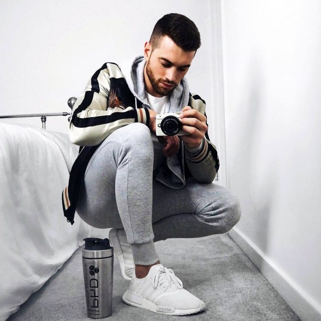 20 Grey Hoodie Joggers Suit with Stylish Detailing