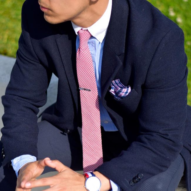 30 Amazing Blue Shirt And Red Tie Combinations - The Trendy Style