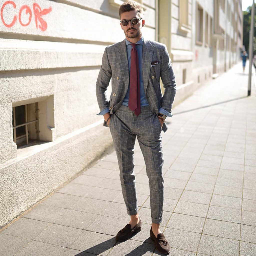 30 Amazing Blue Shirt and Red Tie Combinations - The Trendy Style