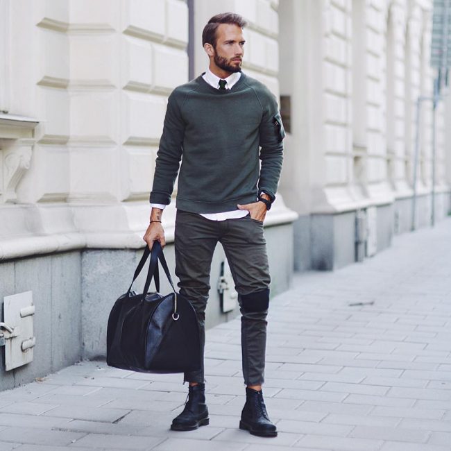 39-army-sweater-with-black-boots