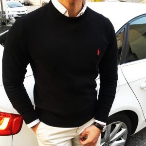 6-black-fitting-round-collar-sweater