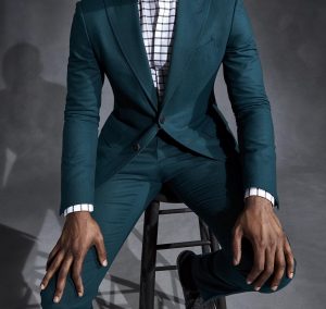 9 Green Fitting Suit & Squared Shirt