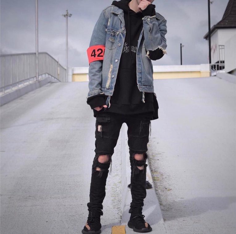Ripped Jeans 49