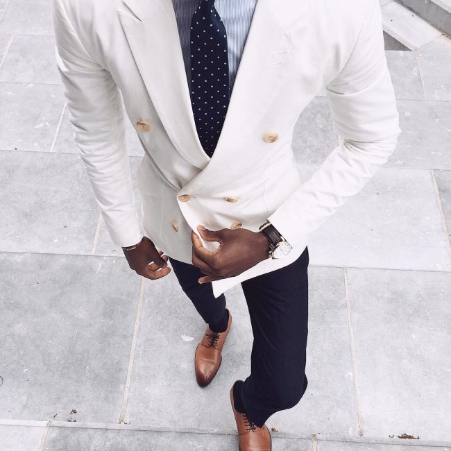 10 White Blazer Outfits For Men That Will Make Heads Turn