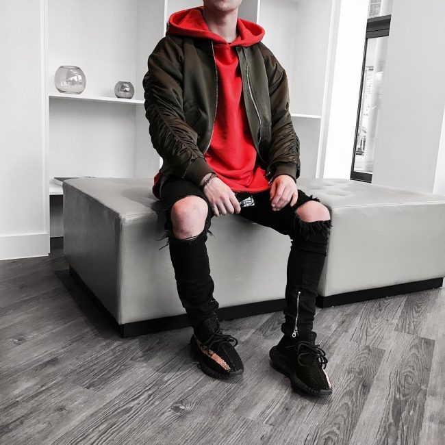 32 Red Hoodie With Ripped Jeans