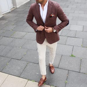 8 Cream White Pants & Brown Checkered Blazer