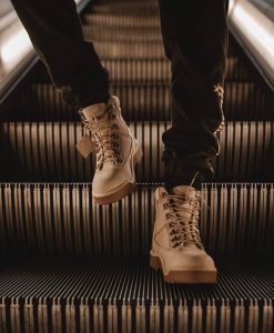 20 Light-Brown Laced Up Boots