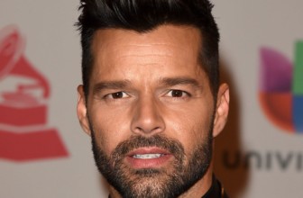 30 Awesome Ricky Martin Haircut Ideas – Keeping it Chic and Trendy