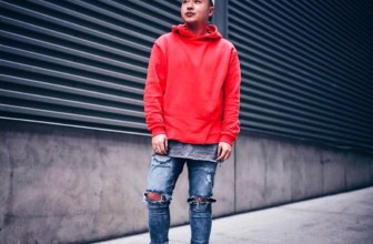 25 Stunning Ways to Wear The Red Hoodie – Colorful and Exquisite
