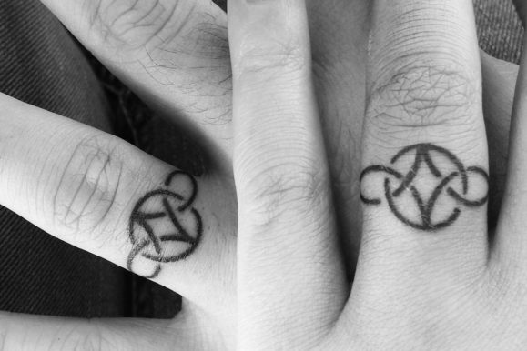 60 Hearwarming Wedding Ring Tattoo Ideas – The New Celebrity Trend