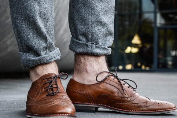 25 Ideas on Gray Pants and Brown Shoes – Super Combinations That Cannot Fail You
