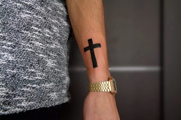 90 Meaningful Cross Tattoo Ideas For Men – A Timeless Spiritual Classic